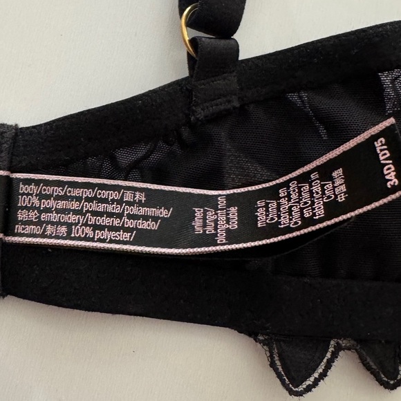 Victoria’s Secret Black Lace Unlined Plunge Bra - Picture 10 of 10